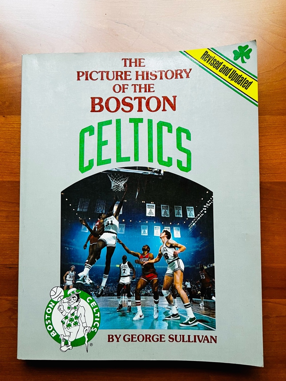 VINTAGE 1982 “THE PICTURE HISTORY OF THE BOSTON CELTICS” SOFTCOVER BOOK